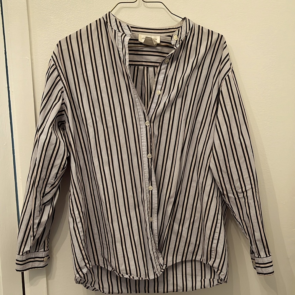 Jones New York button from cotton shirt
